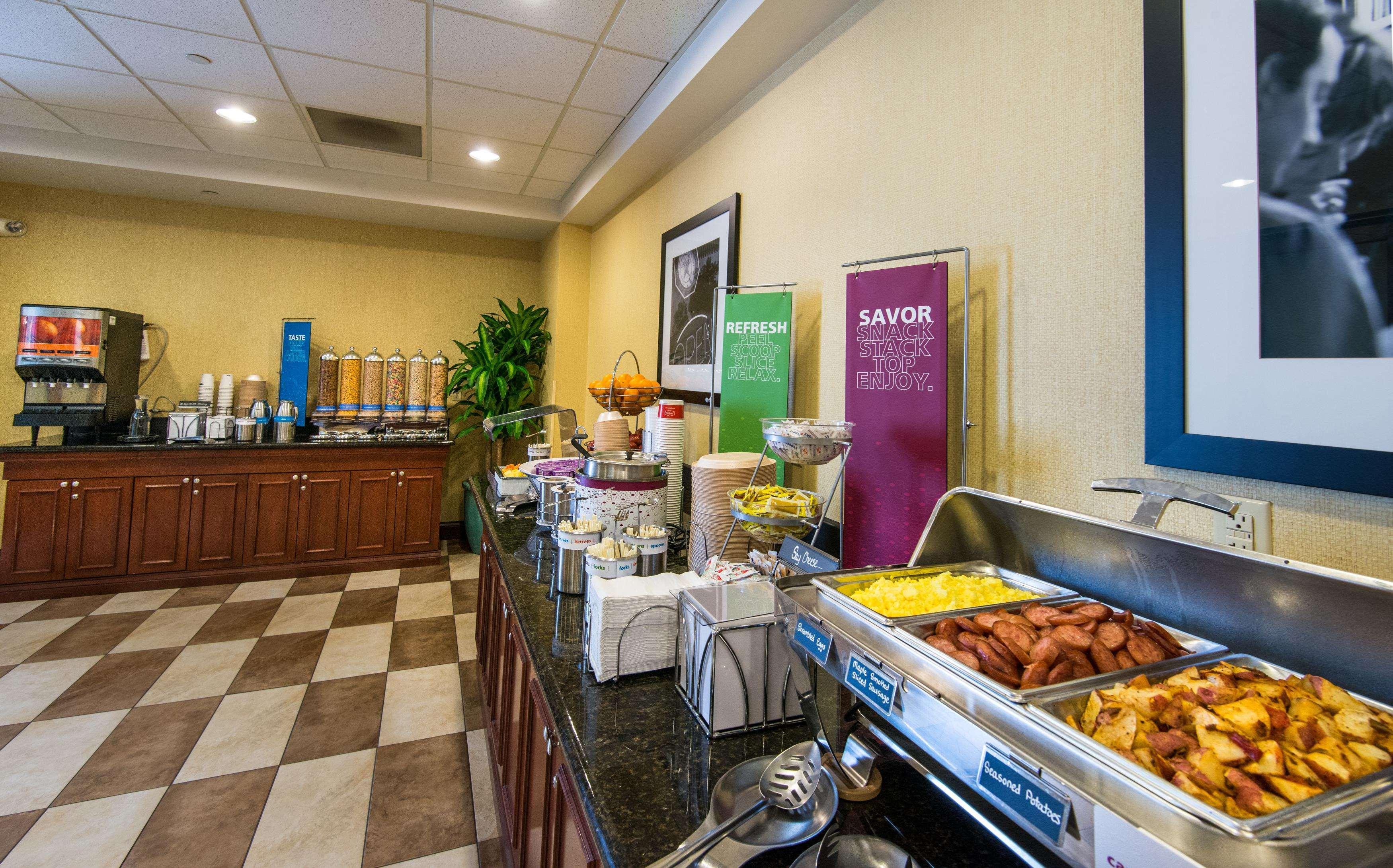 Hampton Inn & Suites Fort Myers-Colonial Boulevard Zewnętrze zdjęcie