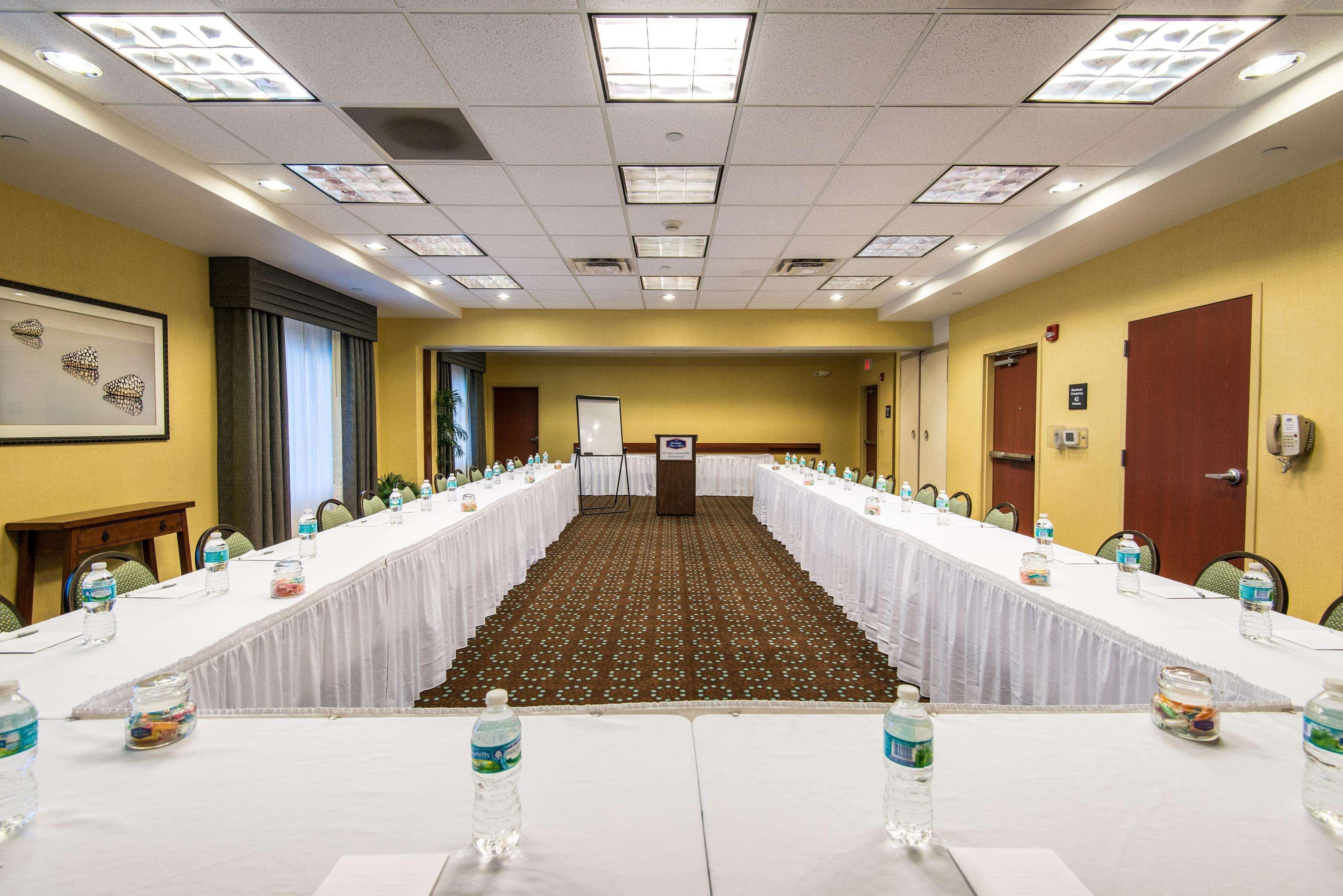 Hampton Inn & Suites Fort Myers-Colonial Boulevard Zewnętrze zdjęcie