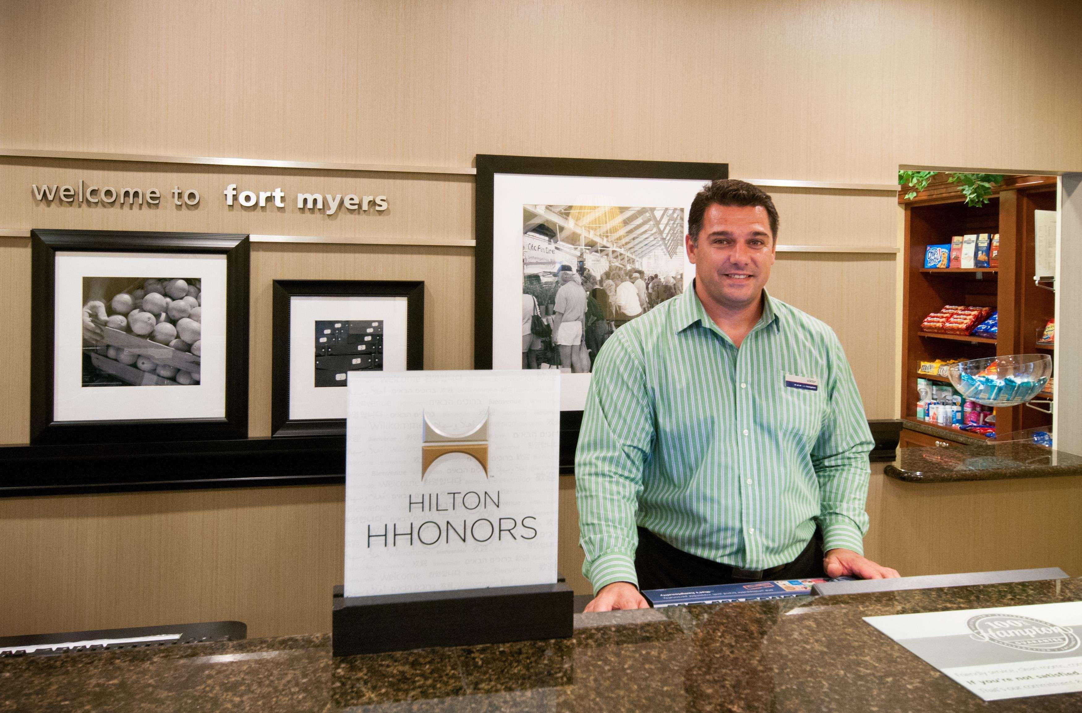 Hampton Inn & Suites Fort Myers-Colonial Boulevard Zewnętrze zdjęcie