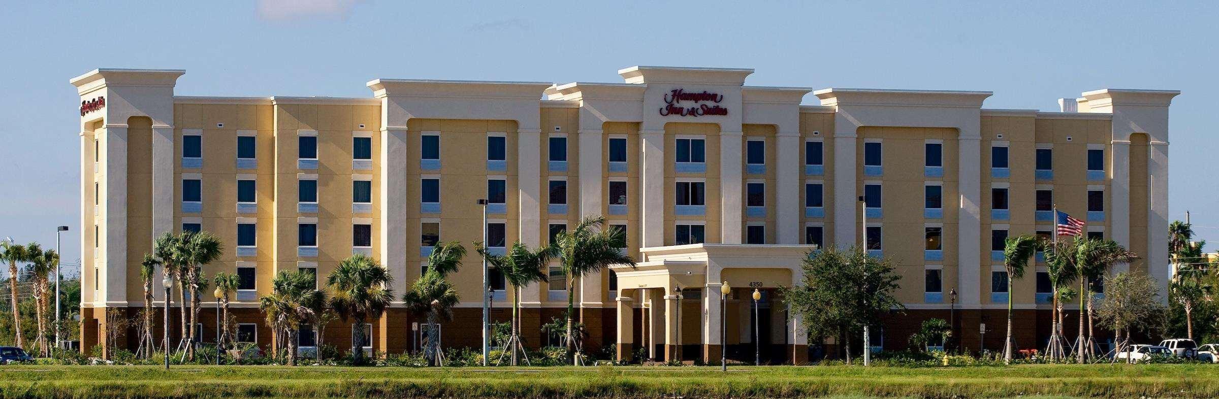 Hampton Inn & Suites Fort Myers-Colonial Boulevard Zewnętrze zdjęcie