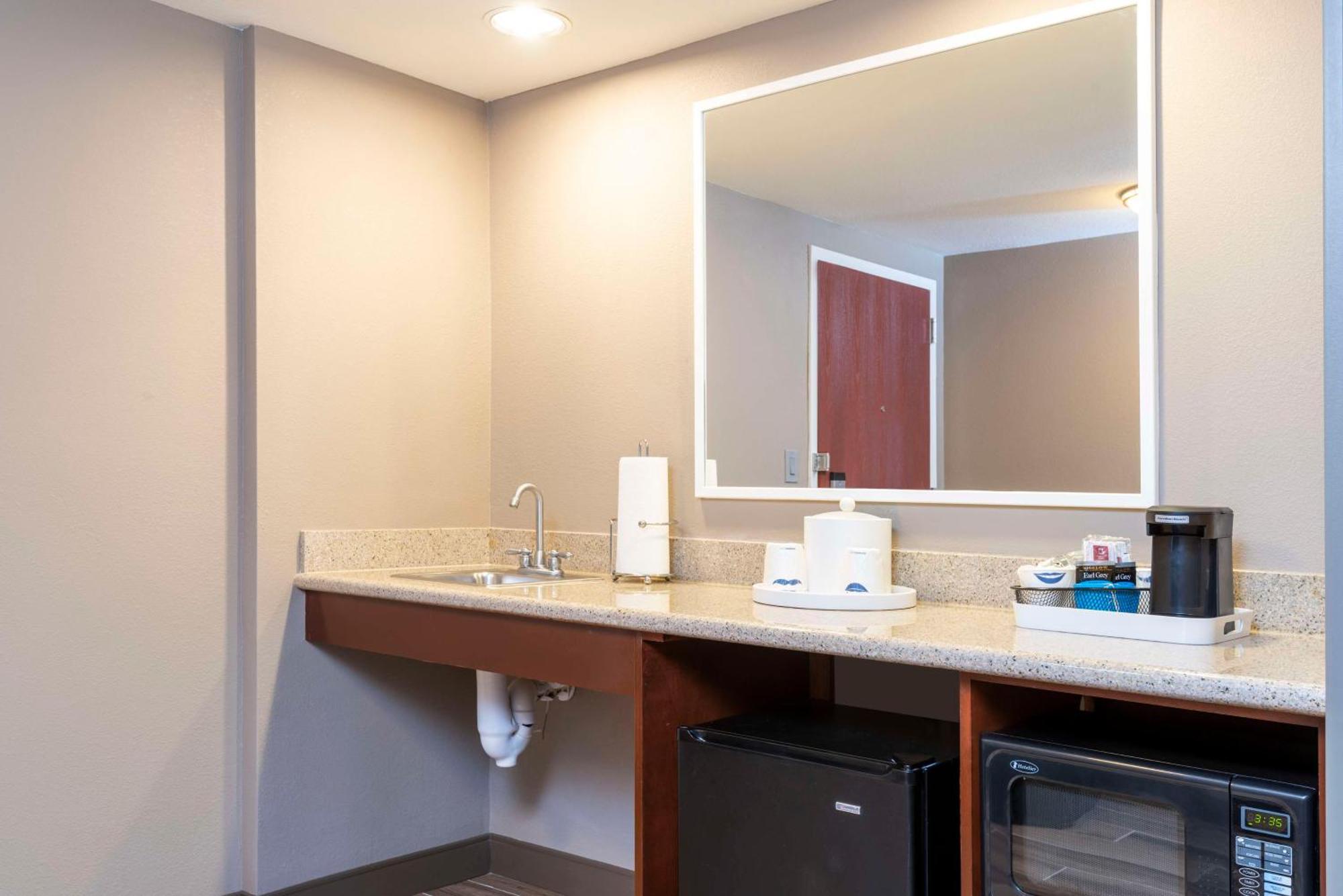 Hampton Inn & Suites Fort Myers-Colonial Boulevard Zewnętrze zdjęcie